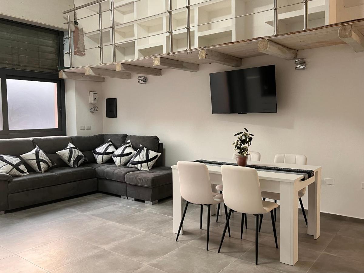 Urban Charme Loft Apartment Доргали Екстериор снимка